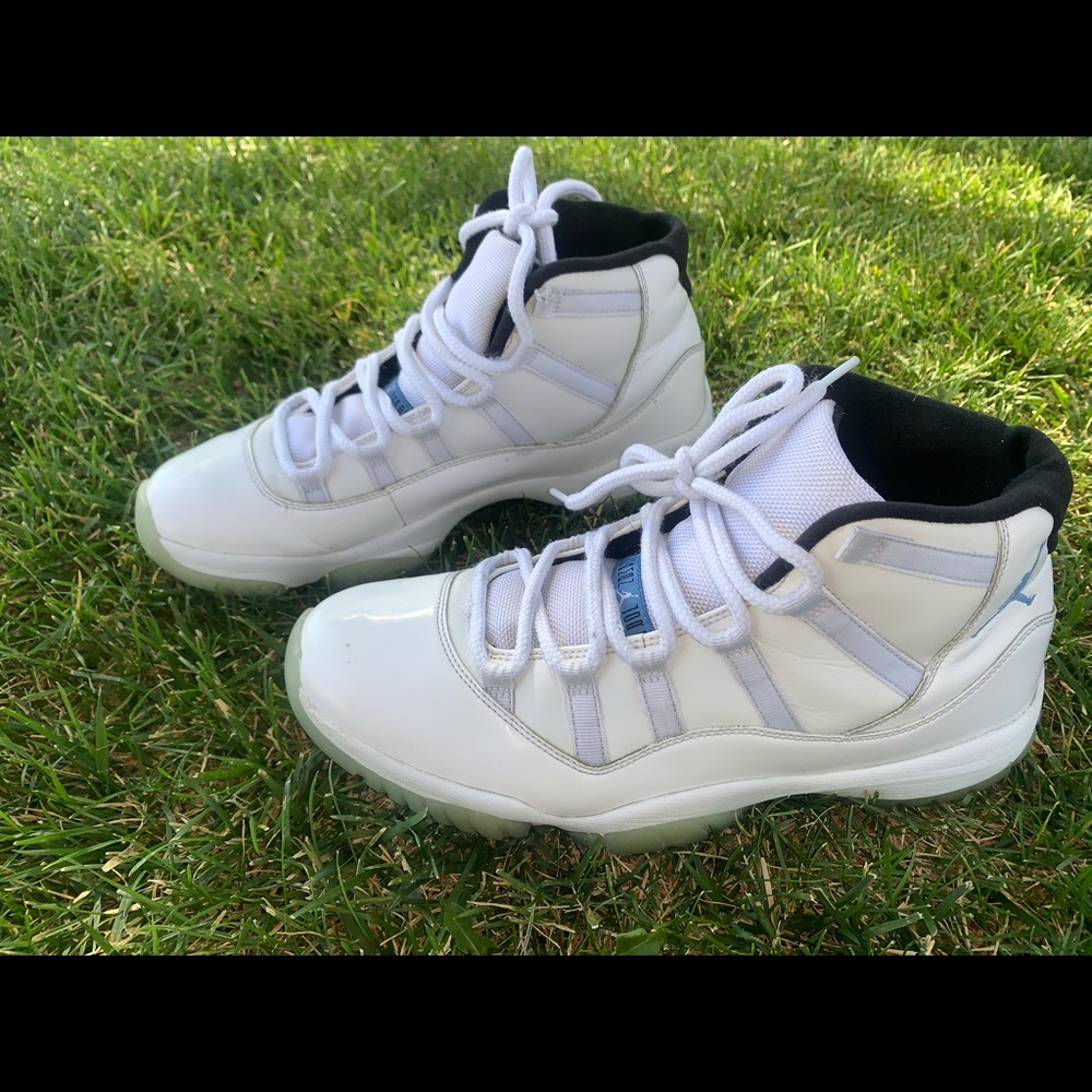 JORDAN 11s LEGEND BLUES